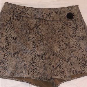 snakeskin print skirt / shorts
